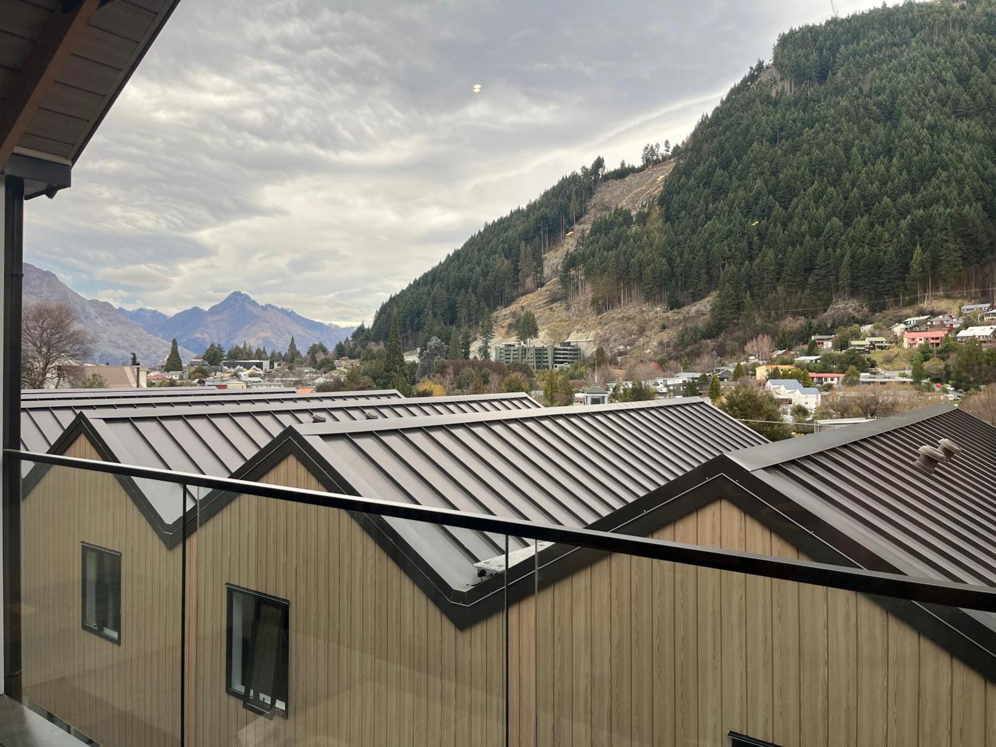 Queenstown Central - Walk To Town - Free Parking - Wifi And Smart Tv - Gym Kültér fotó